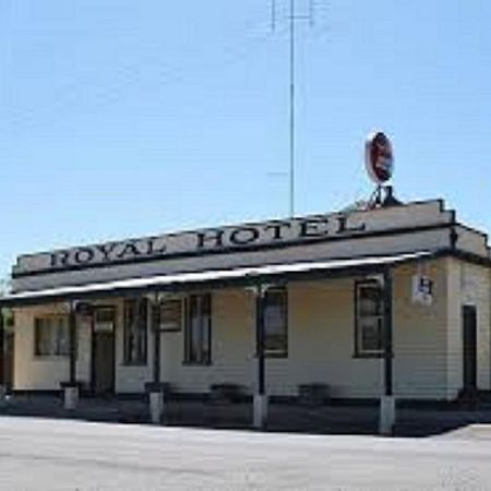 Royal Hotel Snake Valley Exterior foto